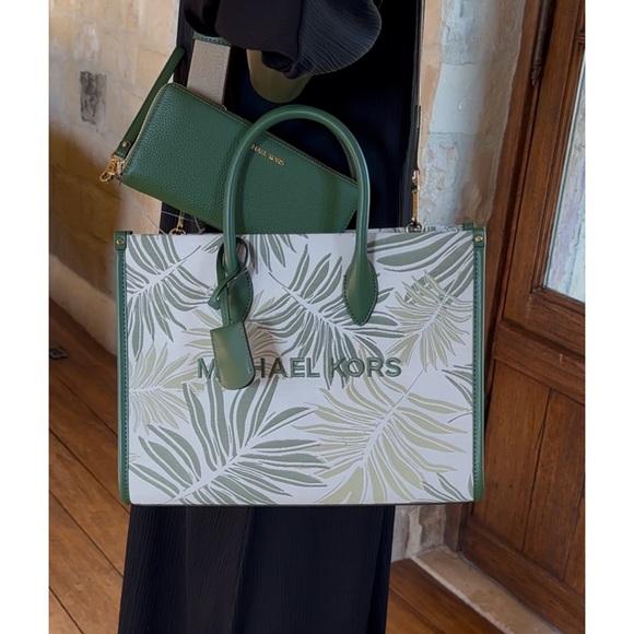 Michael Kors Medium Mirella Palm Tree tote handbag&wallet Green NWT Authentic - Picture 13 of 13